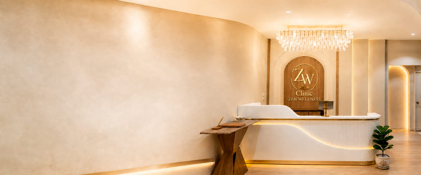 ป้ายไฟหน้าคลินิก Zen Wellness Clinic